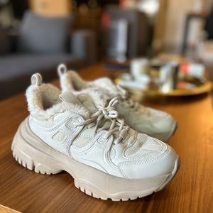 Zara beige women’s sneakers, US size 6.5